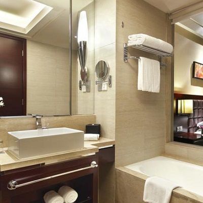 Hotel The Qube -close To Pudong International Airport And Land