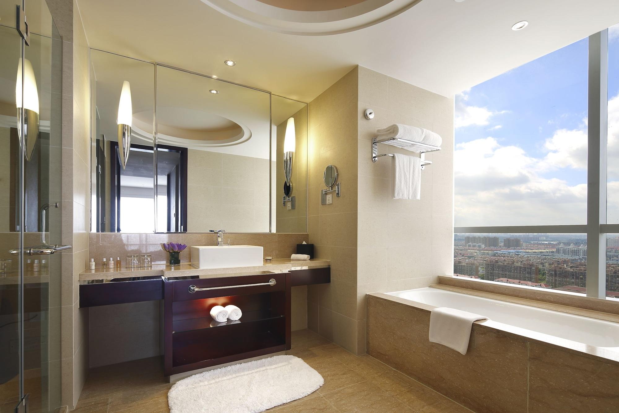 Hotel The Qube -close To Pudong International Airport And Land