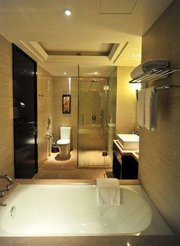The Qube -close To Pudong International Airport And Land 5*