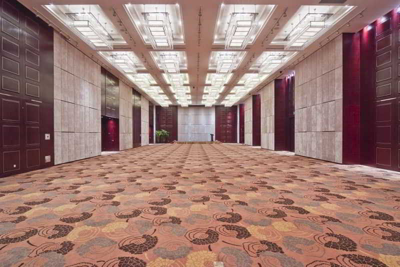 The Qube -close To Pudong International Airport And Land Hotel